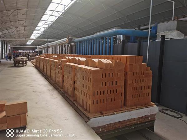 108.8×2.4米煤氣天然氣燒粘土磚高效高產節能隧道窯生產線（設計日產200噸，實際日產240噸，能耗45m3/噸產品）